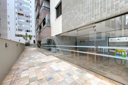 Apartamento à venda com 95m², 3 quartos e 2 vagas Apartamento à venda com 95m², 3 quartos e 2 vagasÁrea comum - Pátio