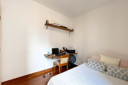 Apartamento à venda com 95m², 3 quartos e 2 vagas Apartamento à venda com 95m², 3 quartos e 2 vagasQuarto 1