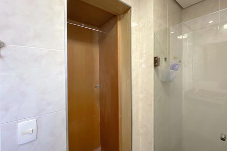 Apartamento à venda com 95m², 3 quartos e 2 vagas Apartamento à venda com 95m², 3 quartos e 2 vagasBanheiro da Suíte