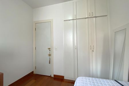 Apartamento à venda com 95m², 3 quartos e 2 vagas Apartamento à venda com 95m², 3 quartos e 2 vagasQuarto 2