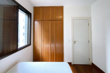 Apartamento à venda com 95m², 3 quartos e 2 vagas Apartamento à venda com 95m², 3 quartos e 2 vagasQuarto 1