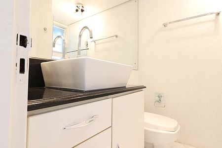 Apartamento à venda com 65m², 2 quartos e 1 vagaBanheiro Social