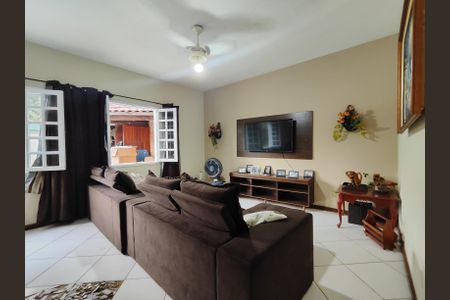 Casa à venda com 180m², 3 quartos e 2 vagasSala