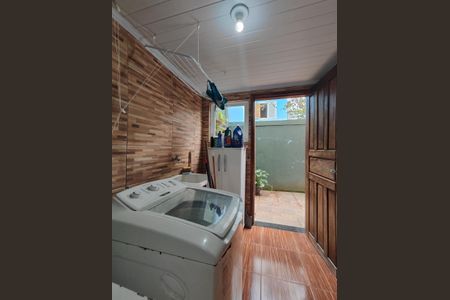 Casa à venda com 180m², 3 quartos e 2 vagasÁrea de Serviço