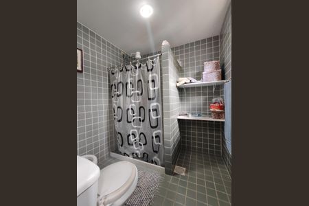 Casa à venda com 180m², 3 quartos e 2 vagasBanheiro da Suíte