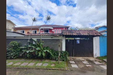 Casa à venda com 180m², 3 quartos e 2 vagasFachada