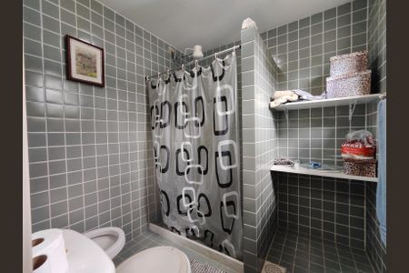 Casa à venda com 180m², 3 quartos e 2 vagasBanheiro da Suíte