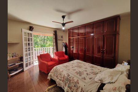 Casa à venda com 180m², 3 quartos e 2 vagasSuíte