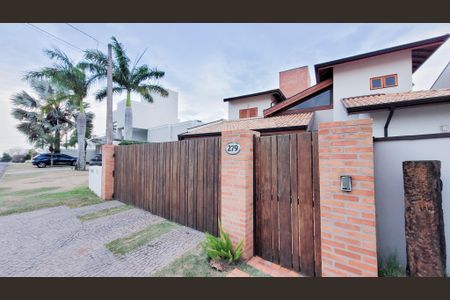 Casa de condomínio à venda com 250m², 3 quartos e 2 vagasFachada