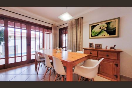 Casa de condomínio à venda com 250m², 3 quartos e 2 vagasSala de Jantar