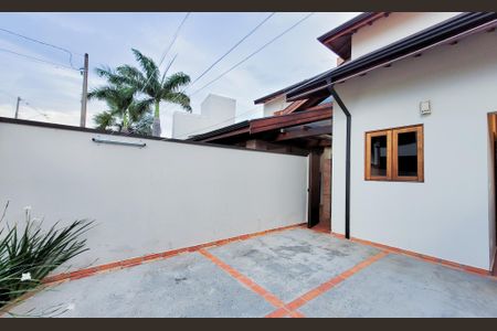 Casa de condomínio à venda com 250m², 3 quartos e 2 vagasÁrea externa