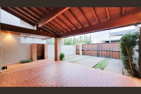 Casa de condomínio à venda com 250m², 3 quartos e 2 vagasGaragem