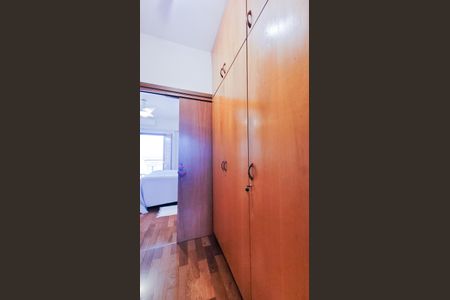 Casa de condomínio à venda com 250m², 3 quartos e 2 vagasCloset da Suíte Master