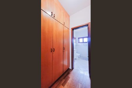 Casa de condomínio à venda com 250m², 3 quartos e 2 vagasCloset da Suíte Master