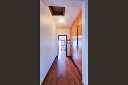 Casa de condomínio à venda com 250m², 3 quartos e 2 vagasCorrredor dos Quartos