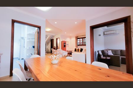 Casa de condomínio à venda com 250m², 3 quartos e 2 vagasSala de Jantar