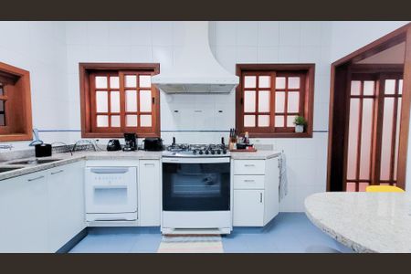 Casa de condomínio à venda com 250m², 3 quartos e 2 vagasCozinha