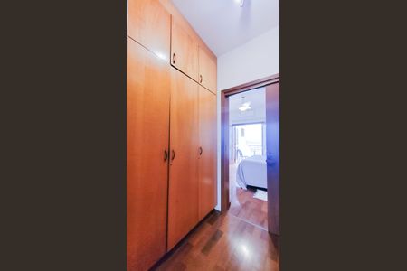 Casa de condomínio à venda com 250m², 3 quartos e 2 vagasCloset da Suíte Master