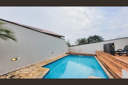 Casa de condomínio à venda com 250m², 3 quartos e 2 vagasPiscina