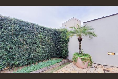 Casa de condomínio à venda com 250m², 3 quartos e 2 vagasPiscina