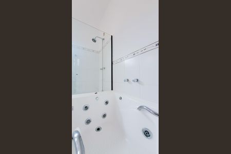 Casa de condomínio à venda com 250m², 3 quartos e 2 vagasBanheiro da Suíte Master