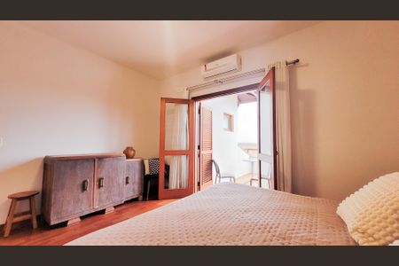 Casa de condomínio à venda com 250m², 3 quartos e 2 vagasSuíte Master