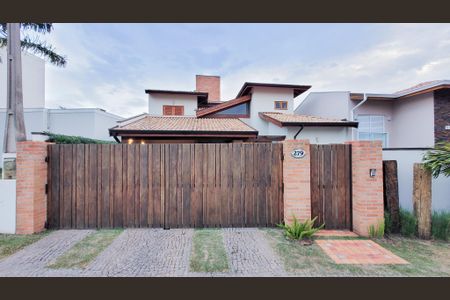 Casa de condomínio à venda com 250m², 3 quartos e 2 vagasFachada