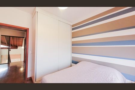 Casa de condomínio à venda com 250m², 3 quartos e 2 vagasSuíte 1