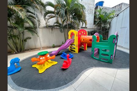 Apartamento à venda com 165m², 3 quartos e 2 vagasÁrea comum - Playground