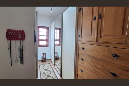 Casa à venda com 390m², 4 quartos e 3 vagas Casa à venda com 390m², 4 quartos e 3 vagasCloset Suíte 3