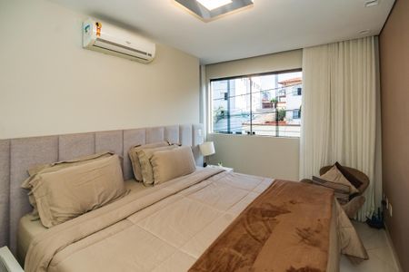 Casa à venda com 435m², 3 quartos e 3 vagasSuíte