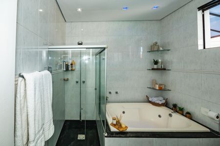 Casa à venda com 435m², 3 quartos e 3 vagasBanheiro da Suíte