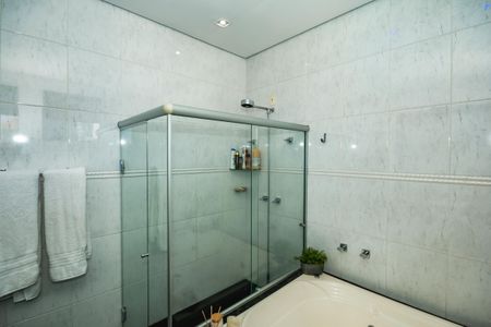 Casa à venda com 435m², 3 quartos e 3 vagasBanheiro da Suíte