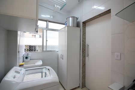 Apartamento à venda com 99m², 4 quartos e 1 vagaÁrea de Serviço