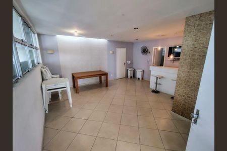Apartamento à venda com 99m², 4 quartos e 1 vagaÁrea Comum - Salão de Festas