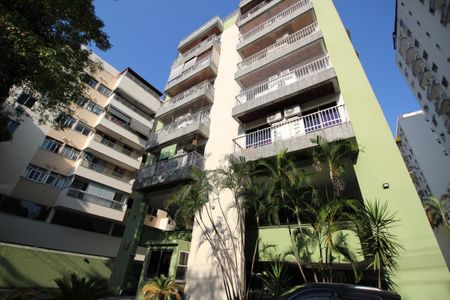 Apartamento à venda com 99m², 4 quartos e 1 vagaFachada