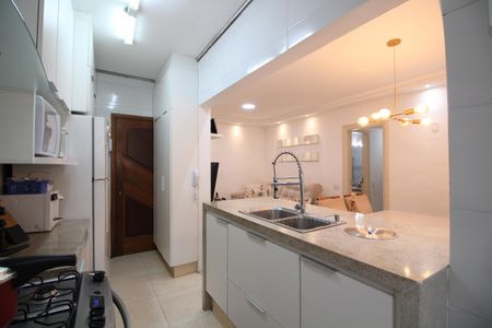 Apartamento à venda com 99m², 4 quartos e 1 vagaCozinha