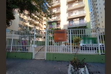 Apartamento à venda com 99m², 4 quartos e 1 vagaFachada