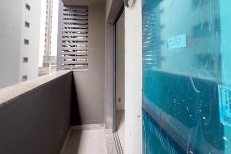 Studio à venda com 29m², 1 quarto e sem vaga Studio à venda com 29m², 1 quarto e sem vagaVaranda