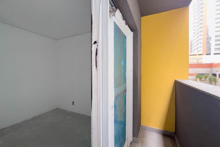 Studio à venda com 29m², 1 quarto e sem vaga Studio à venda com 29m², 1 quarto e sem vagaVaranda