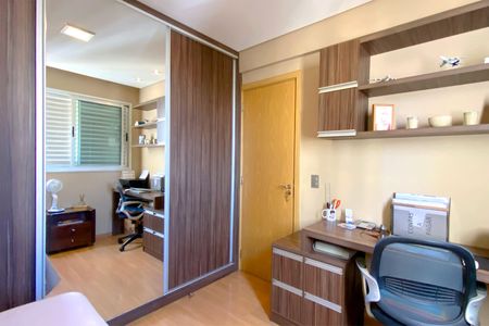 Apartamento à venda com 88m², 3 quartos e 2 vagas Apartamento à venda com 88m², 3 quartos e 2 vagasQuarto 2