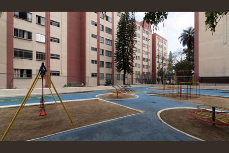 Apartamento à venda com 74m², 2 quartos e 1 vaga Apartamento à venda com 74m², 2 quartos e 1 vagaÁrea comum - Playground