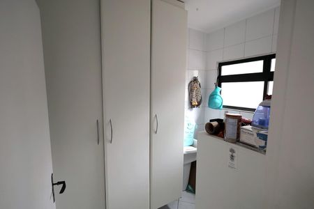 Casa à venda com 278m², 4 quartos e 6 vagas Casa à venda com 278m², 4 quartos e 6 vagasDespensa