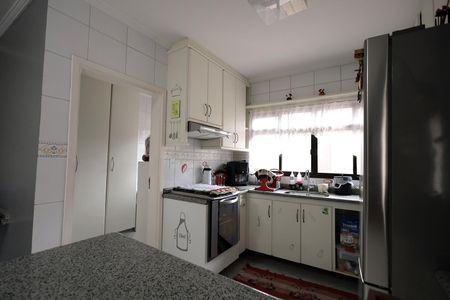 Casa à venda com 278m², 4 quartos e 6 vagas Casa à venda com 278m², 4 quartos e 6 vagasCozinha