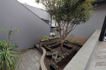 Casa à venda com 278m², 4 quartos e 6 vagas Casa à venda com 278m², 4 quartos e 6 vagasJardim