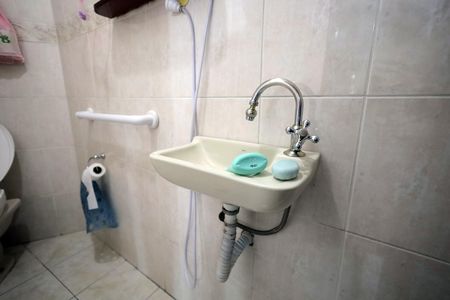 Casa à venda com 278m², 4 quartos e 6 vagas Casa à venda com 278m², 4 quartos e 6 vagasBanheiro