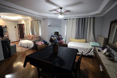 Casa à venda com 278m², 4 quartos e 6 vagas Casa à venda com 278m², 4 quartos e 6 vagasSala de Jantar