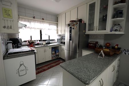 Casa à venda com 278m², 4 quartos e 6 vagas Casa à venda com 278m², 4 quartos e 6 vagasCozinha