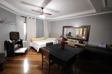 Casa à venda com 278m², 4 quartos e 6 vagas Casa à venda com 278m², 4 quartos e 6 vagasSala de Jantar