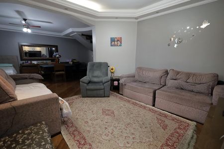 Casa à venda com 278m², 4 quartos e 6 vagas Casa à venda com 278m², 4 quartos e 6 vagasSala